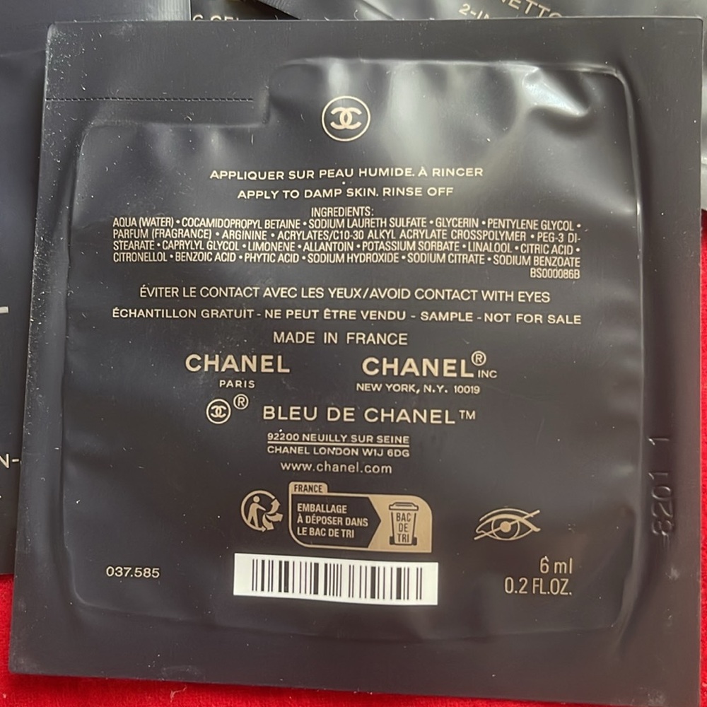 CHANEL Bleu De Chanel Cleansing Gel Packets set of 5 - Picture 2 of 2